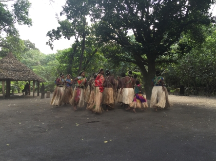 The local ni-Vanuatu did some kustom dances for us.